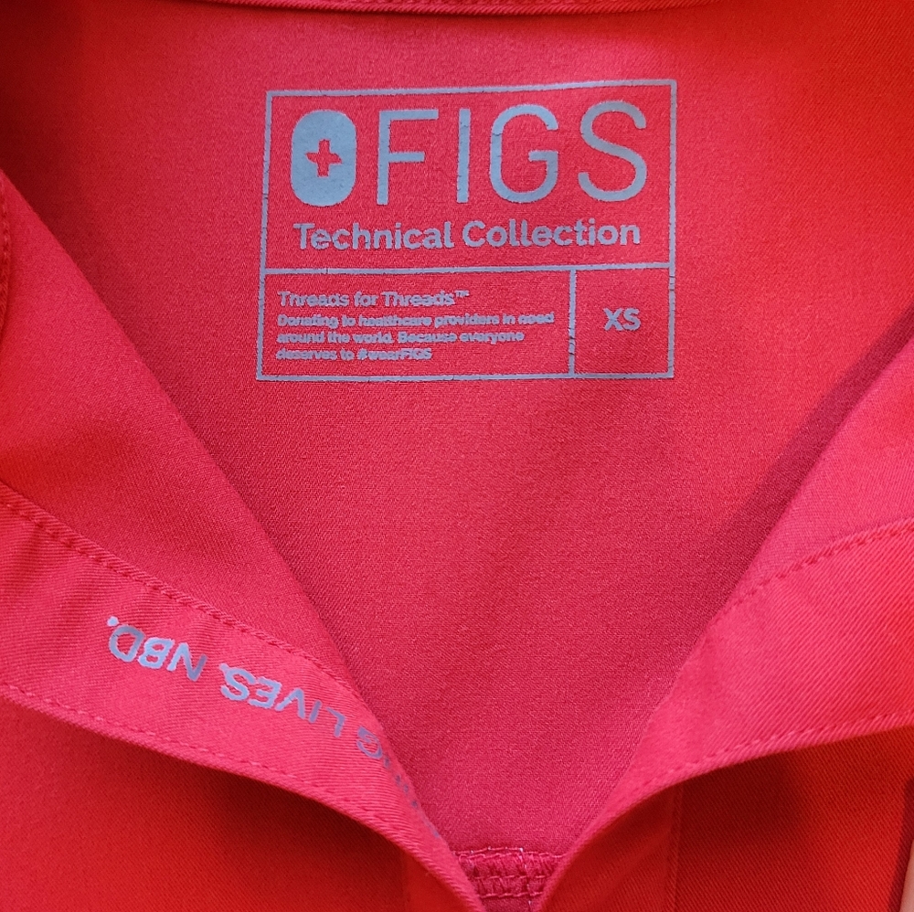 Figs XS Red Rafaela - Picture 3 of 3